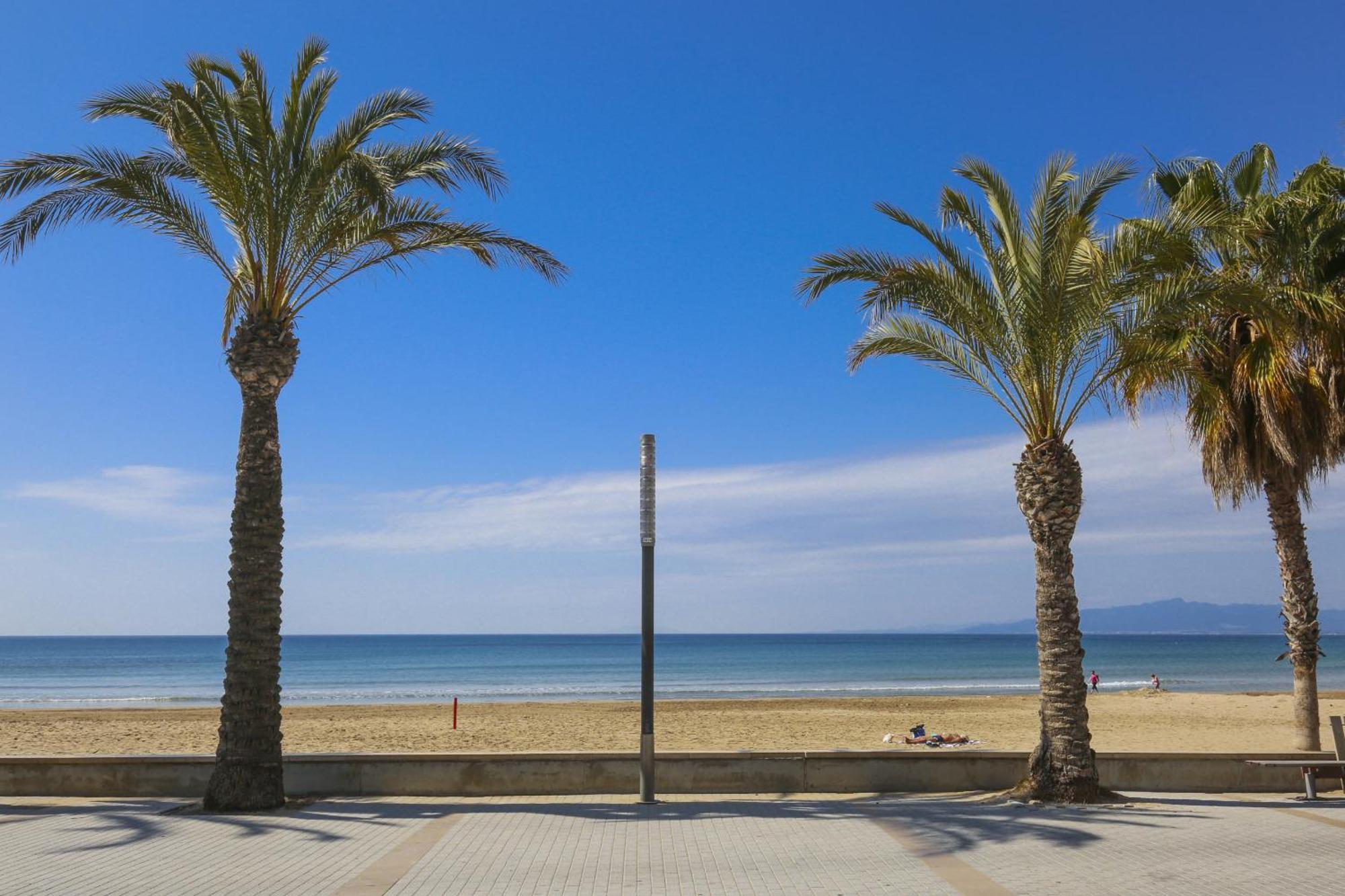 Santillana Homestay By Turismar Salou Esterno foto