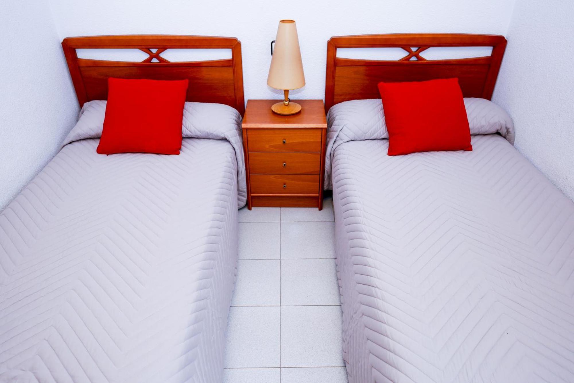Santillana Homestay By Turismar Salou Esterno foto