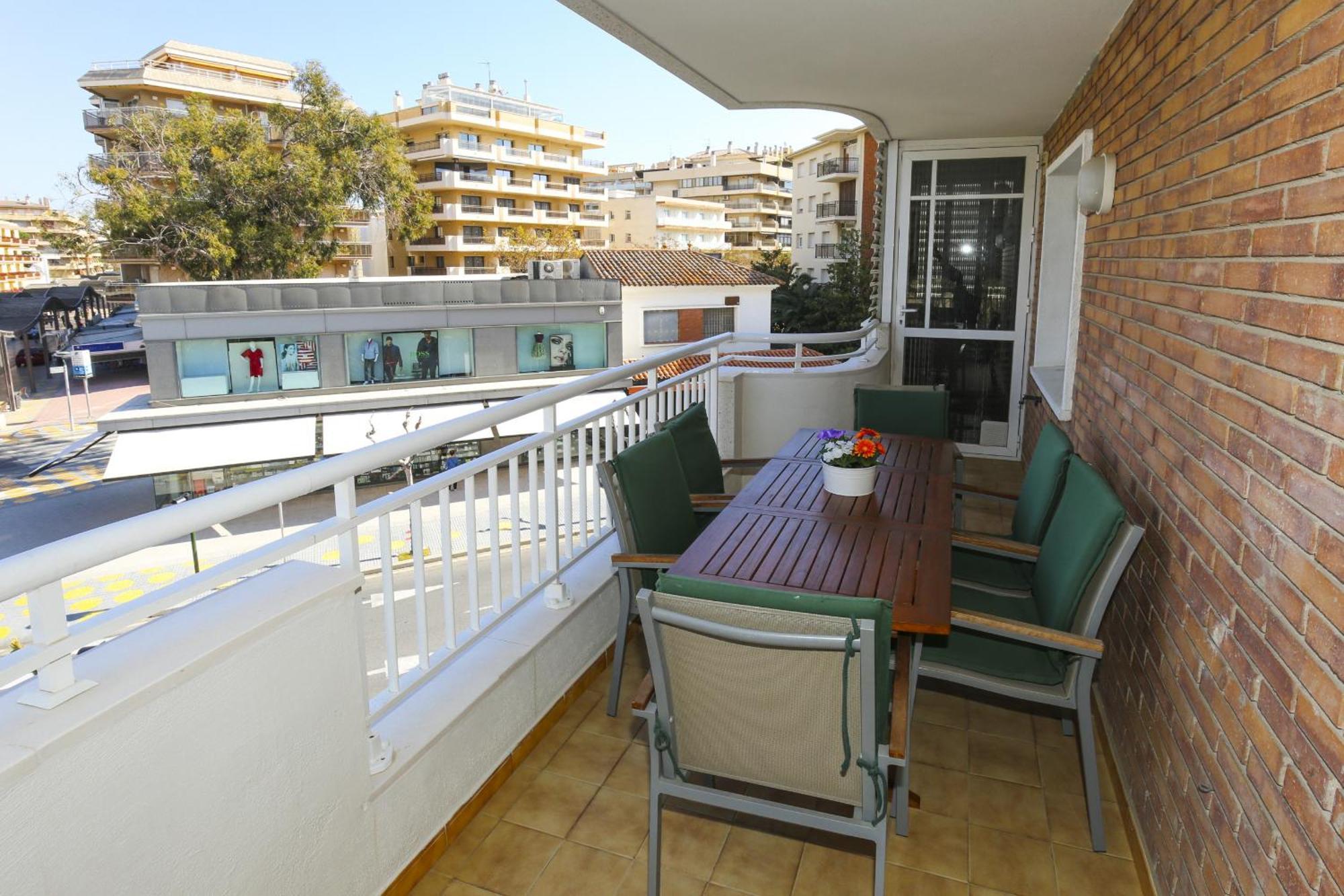Santillana Homestay By Turismar Salou Esterno foto
